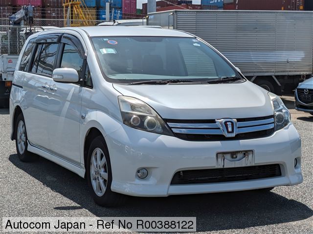 TOYOTA ISIS PLATANA V-SELECTION 2012
