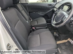TOYOTA ISIS PLATANA V-SELECTION 2012