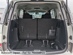 TOYOTA ISIS PLATANA V-SELECTION 2012
