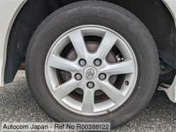 TOYOTA ISIS PLATANA V-SELECTION 2012