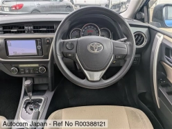 TOYOTA AURIS 180G 2013