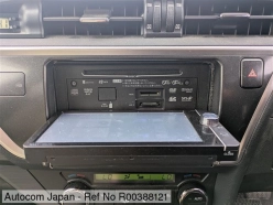 TOYOTA AURIS 180G 2013