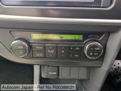 TOYOTA AURIS 180G 2013
