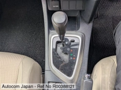 TOYOTA AURIS 180G 2013