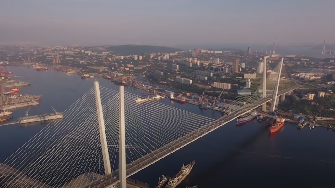 Порт Владивосток