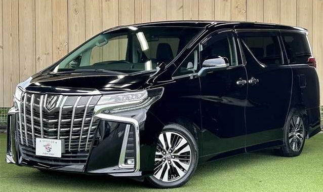 Японский автомобиль Тойота Альфард с правым рулем