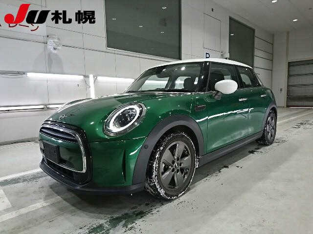 mini популярный автомобиль у девушек